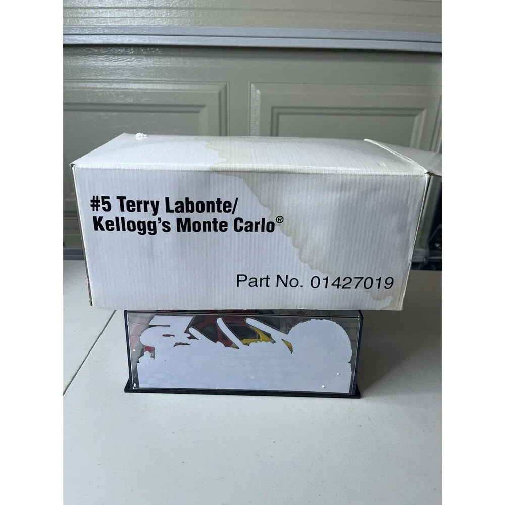 1997 Terry Labonte #5 Kelloggs Corn Flakes 1:24 Revell Sports Impressions w/Case